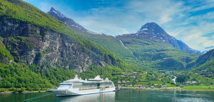 Welche Kleidung für Norwegen Kreuzfahrt? (Foto: Adobe Stock-Wolfgang)