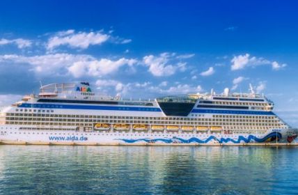 Pech für Touristen: AIDAblu nimmt Olbia (Sardinien) vom (Foto: AdobeStock - sunday_morning 393407077)