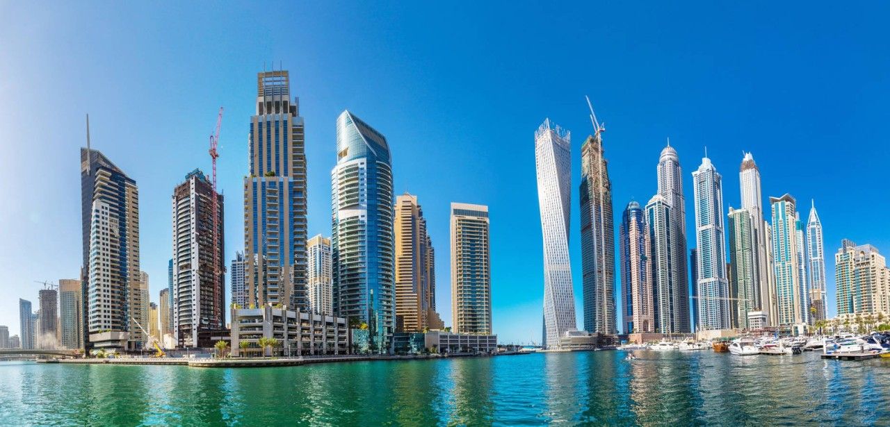 Dubai - Eine neue Drehscheibe für den Kreuzfahrttourismus (Foto: AdobeStock 106408400 Sergii Figurnyi)