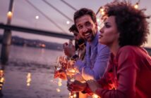 Wie verantwortungsvoll ist die Reise auf hoher See? Philosophische Fragen zur Kreuzfahrt und Umwelt (Foto: AdobeStock 209047077 bernardbodo)